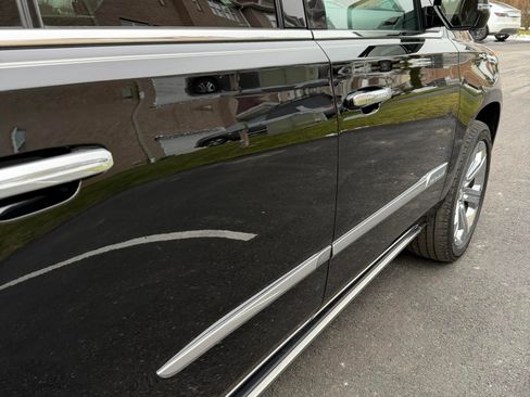 Used 2015 Cadillac Escalade Premium image 13