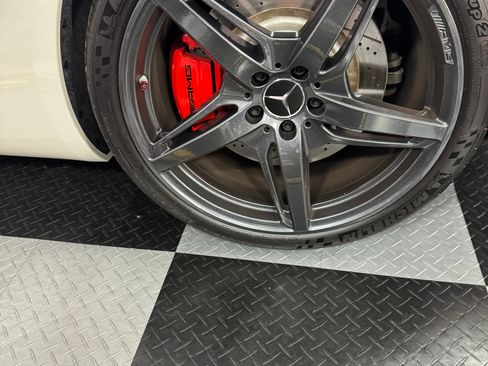 Used 2018 Mercedes-Benz AMG GT Roadster image 11