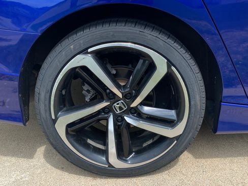 Used 2018 Honda Accord Sport image 13