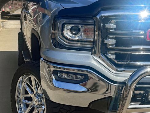 Used 2018 GMC Sierra 1500 SLT w/ SLT Premium Package image 12