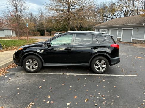 Used 2015 Toyota RAV4 XLE image 1