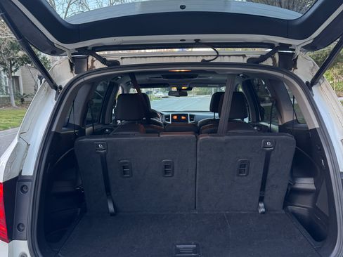 Used 2018 Honda Pilot Touring image 12