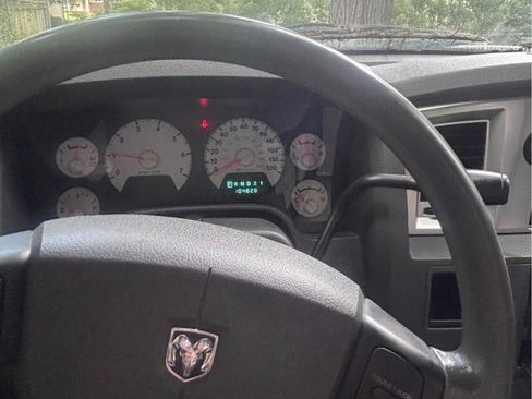 Used 2007 Dodge Ram 1500 Truck SLT RWD image 2