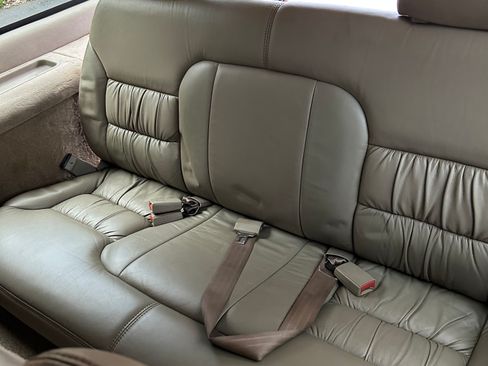 Used 1998 Chevrolet Suburban 4WD w/ Preferred Equipment Group 3 image 16