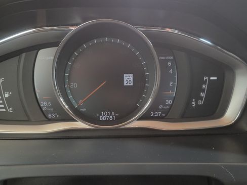 Used 2017 Volvo V60 T5 Cross Country Platinum w/ Climate Package image 11