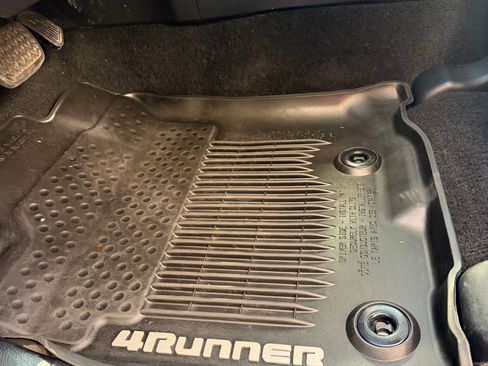 Used 2018 Toyota 4Runner SR5 Premium image 21