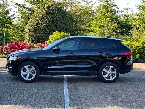 Used 2020 Jaguar F-PACE Premium image 9
