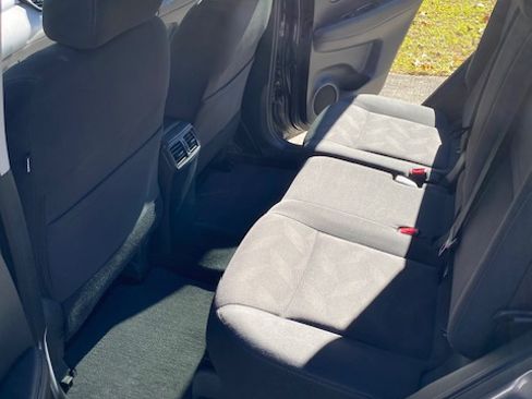 Used 2016 Nissan Rogue SV image 9