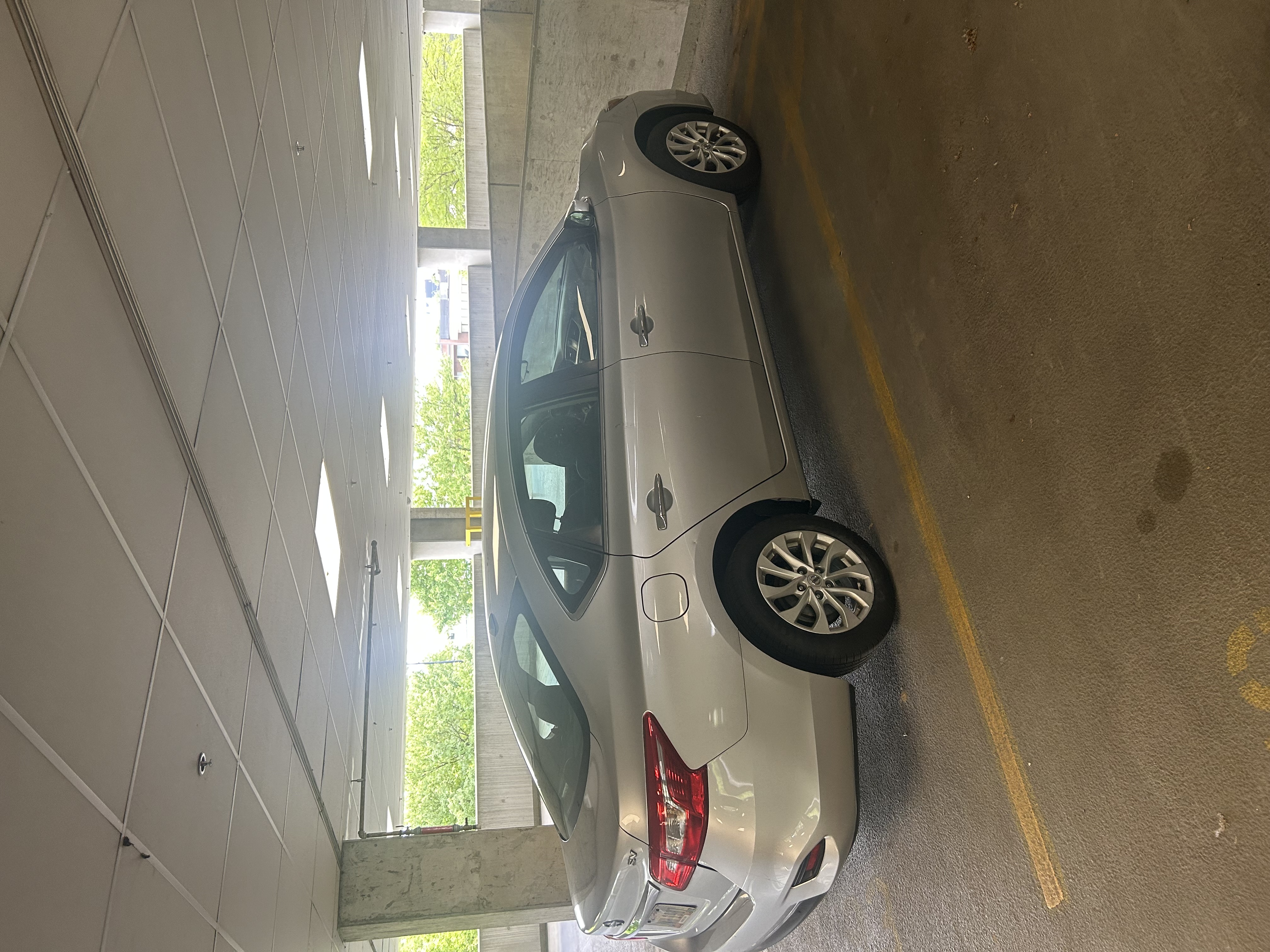 Used 2019 Nissan Sentra SV FWD image 2