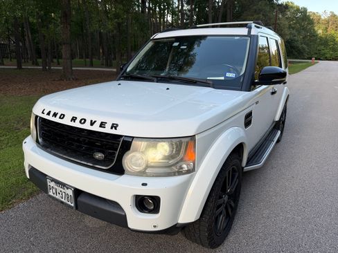 Used 2016 Land Rover LR4 HSE Silver Edition image 2