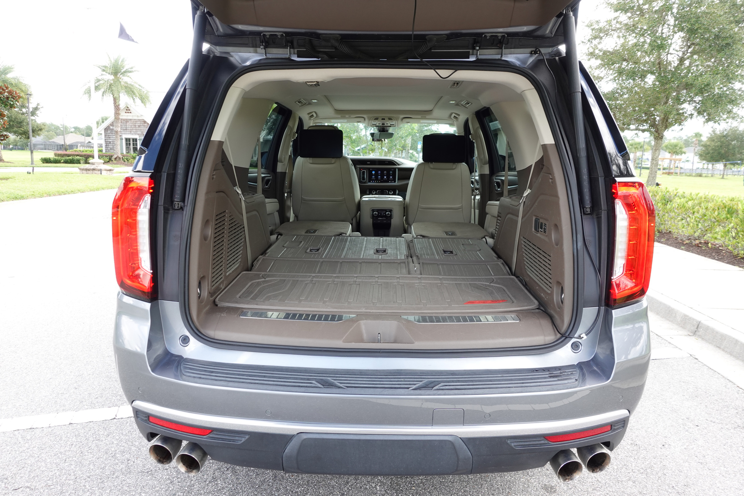 Used 2021 GMC Yukon Denali w/ Denali Ultimate Package AWD/4WD image 6