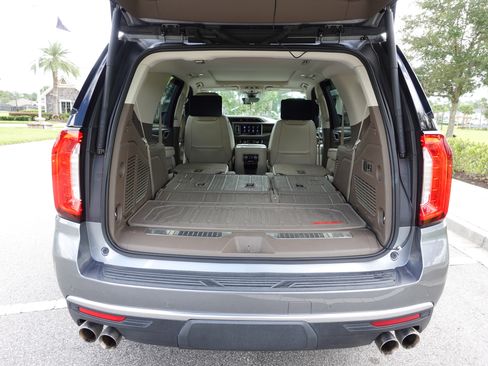 Used 2021 GMC Yukon Denali w/ Denali Ultimate Package AWD/4WD image 6