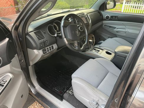 Used 2012 Toyota Tacoma PreRunner w/ TRD Sport Pkg RWD image 14