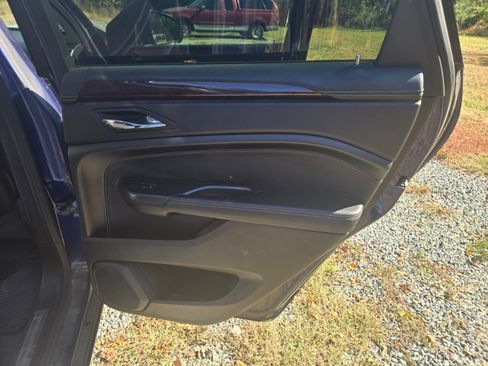 Used 2012 Cadillac SRX Premium image 16