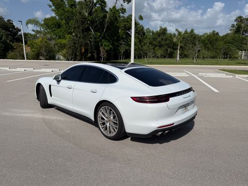 Used 2018 Porsche Panamera 4S AWD/4WD image 4