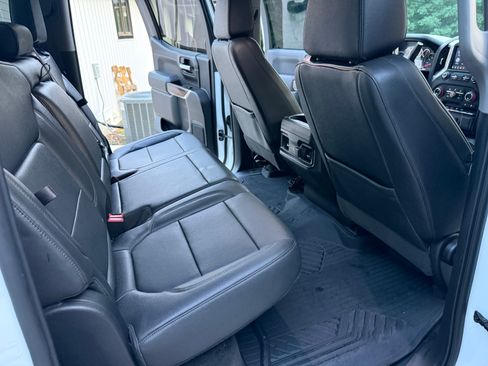Used 2021 Chevrolet Silverado 1500 LT Trail Boss w/ Convenience Package II AWD/4WD image 9