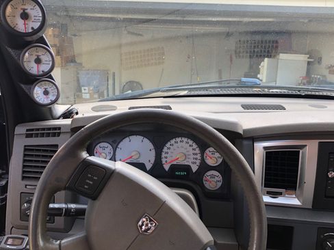 Used 2006 Dodge Ram 3500 Truck SLT image 19