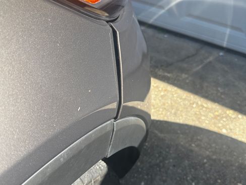 Used 2019 Kia Sorento LX w/ LX Convenience Package image 11