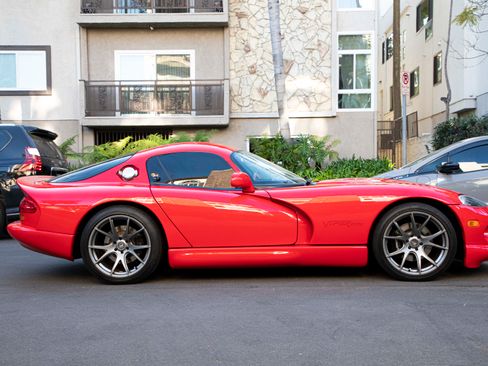 Used 2001 Dodge Viper GTS image 1