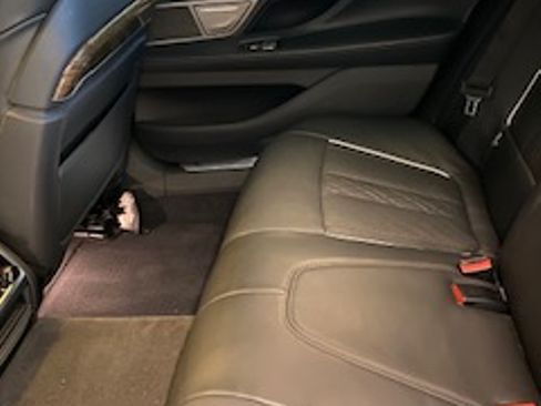 Used 2017 BMW 750i xDrive image 12