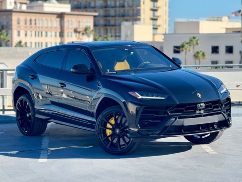 Used 2019 Lamborghini Urus image 5