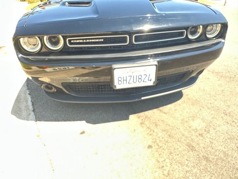Used 2019 Dodge Challenger SXT RWD image 5