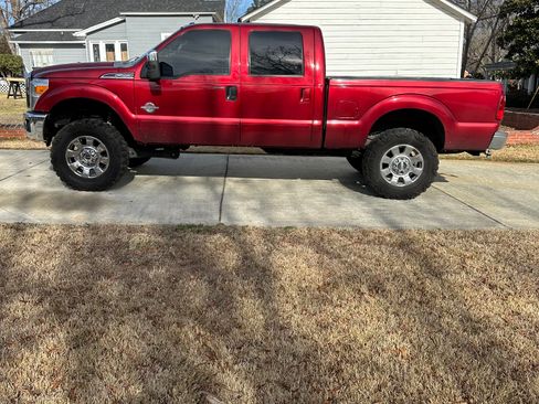 Used 2013 Ford F250 Lariat w/ Lariat Ultimate Pkg image 1