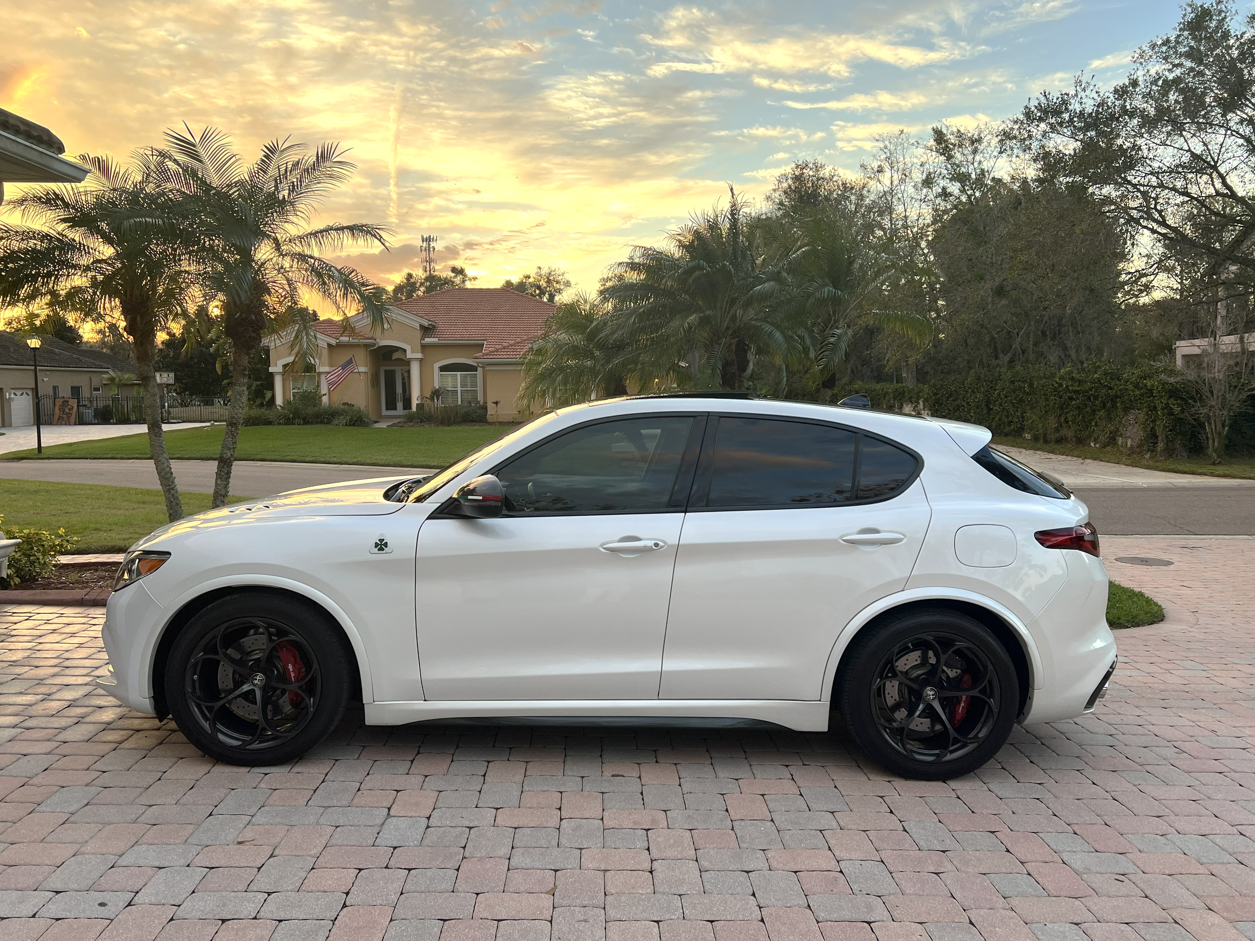 Used 2018 Alfa Romeo Stelvio Quadrifoglio w/ Driver Assist Dynamic Package AWD/4WD image 5
