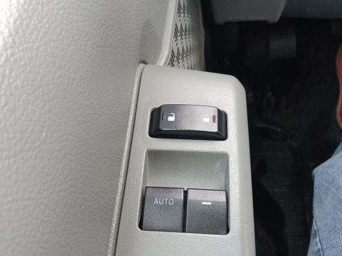 Used 2014 Ford E-350 and Econoline 350 XL w/ Power Windows & Locks Group image 10