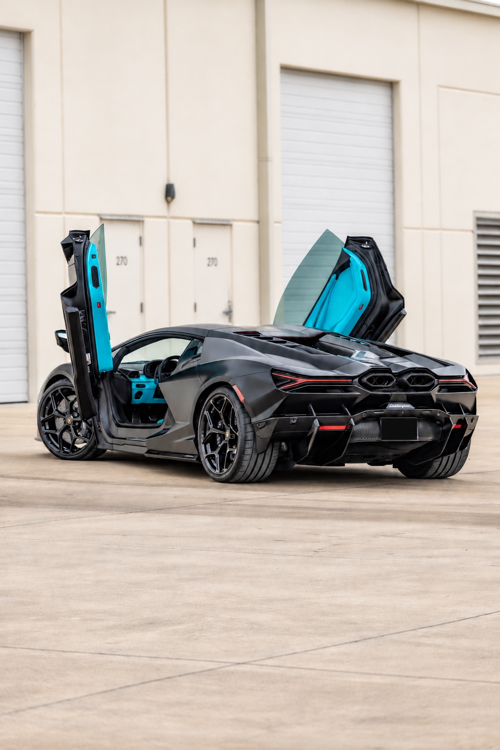 Used 2025 Lamborghini Revuelto AWD/4WD image 5