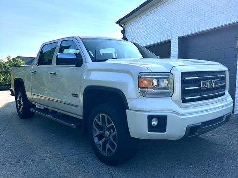 Used 2015 GMC Sierra 1500 SLT w/ All-Terrain Package AWD/4WD image 9