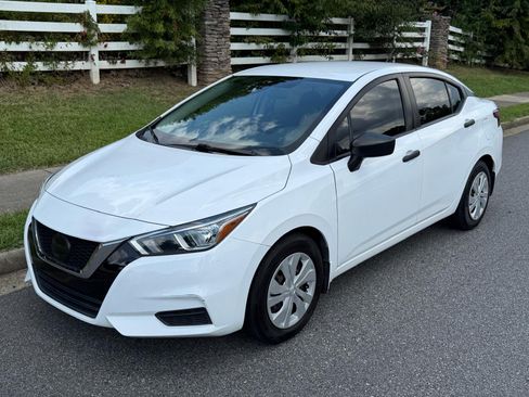 Used 2021 Nissan Versa S FWD image 1