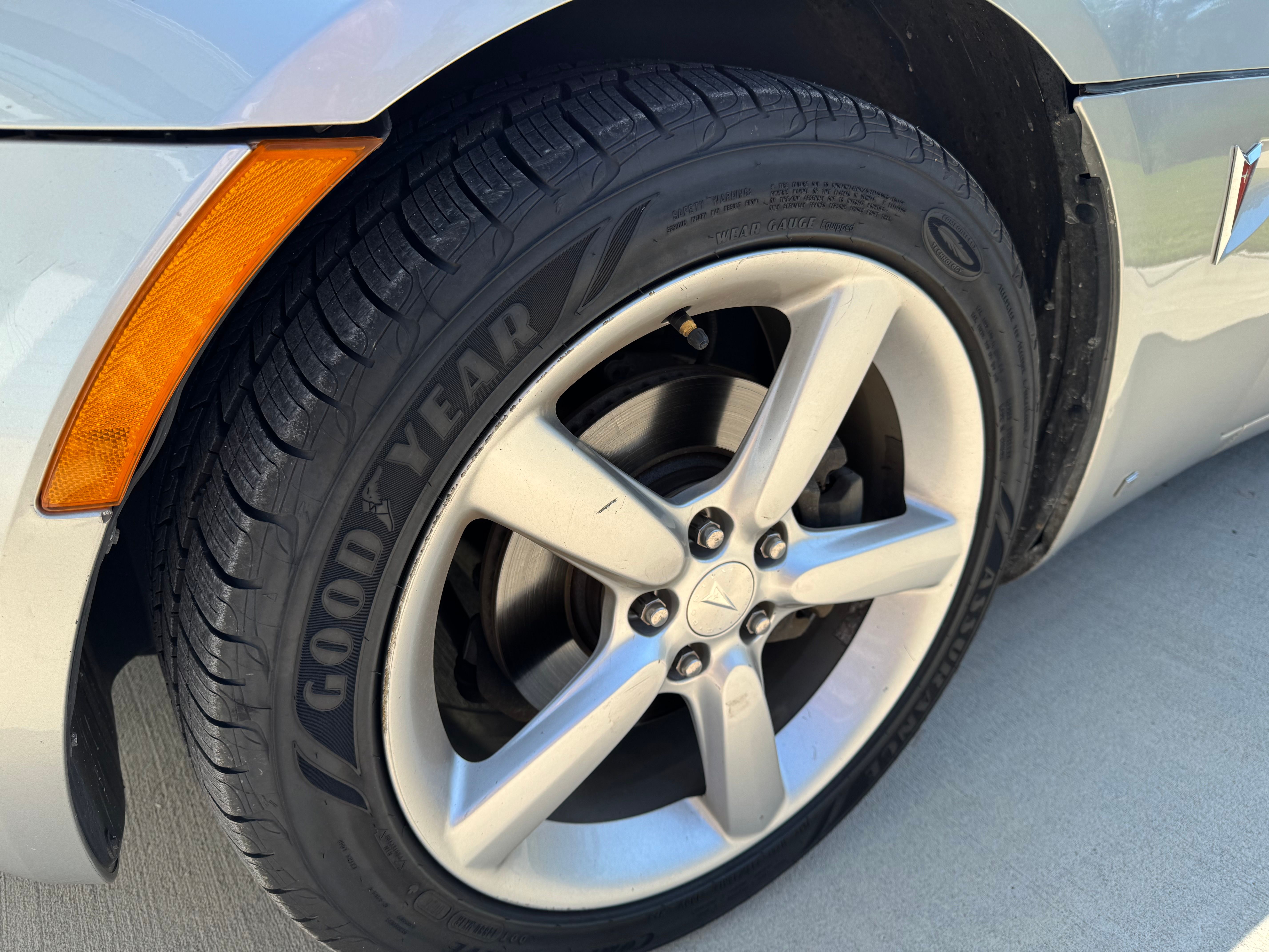Used 2009 Pontiac Solstice Coupe RWD image 15
