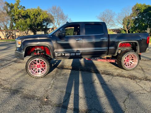 Used 2014 GMC Sierra 1500 SLT w/ SLT Crew Cab Value Package image 1