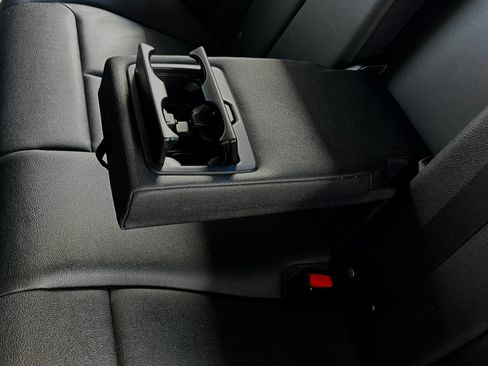 Used 2015 BMW 320i Sedan RWD image 10