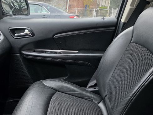 Used 2018 Dodge Journey Crossroad w/ Nav & Sun Group image 11