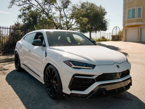 Used 2021 Lamborghini Urus image 9