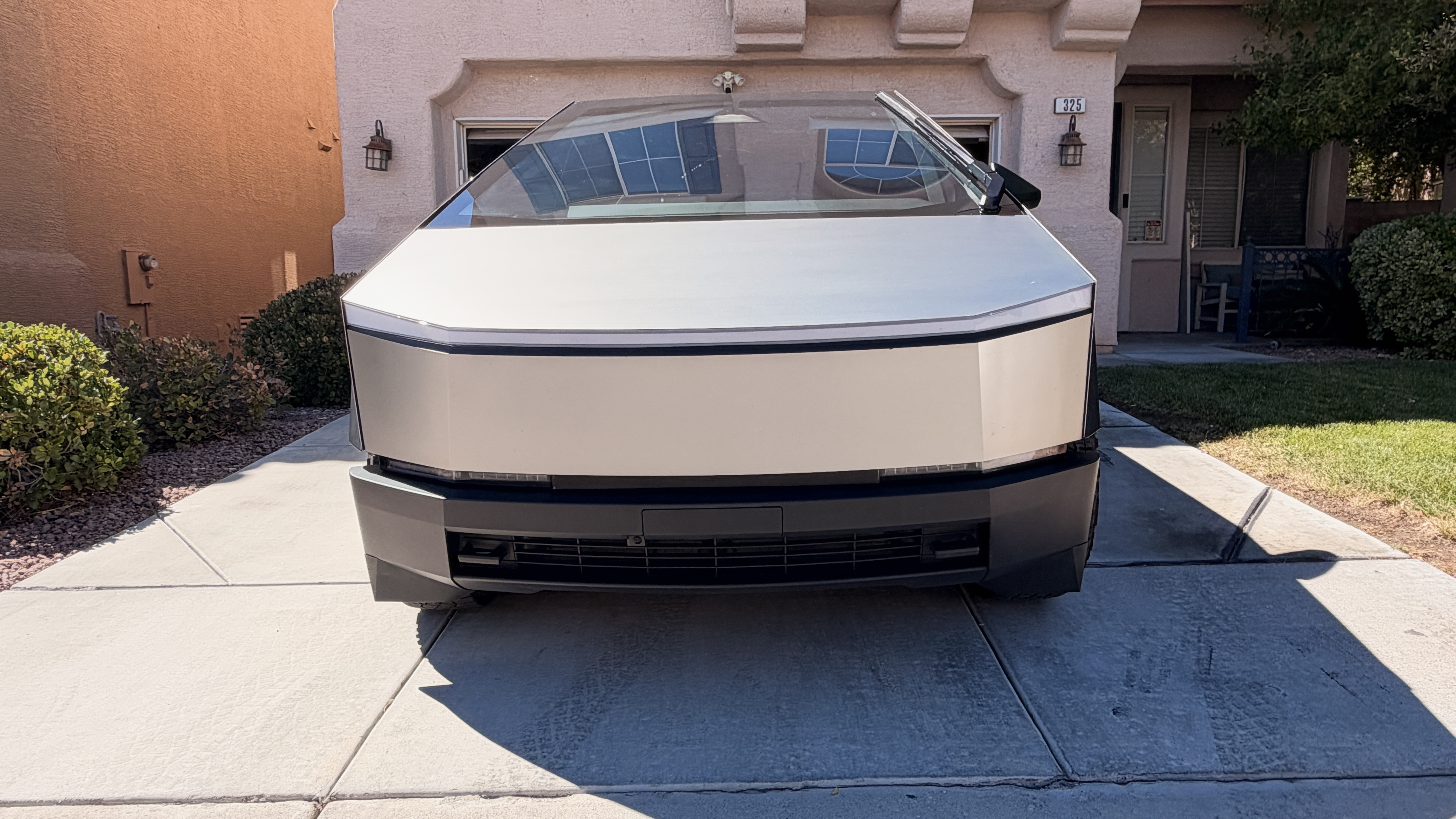 Used 2024 Tesla Cybertruck AWD Crew Cab image 8