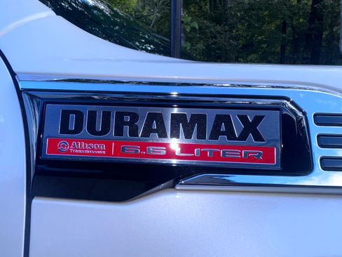 Used 2024 GMC Sierra 3500 Denali w/ Denali Reserve Package AWD/4WD image 2