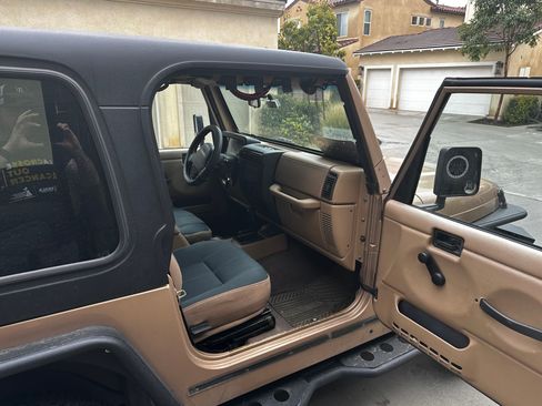 Used 1999 Jeep Wrangler Sahara AWD/4WD image 8