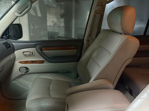 Used 2005 Lexus LX 470 4WD image 14