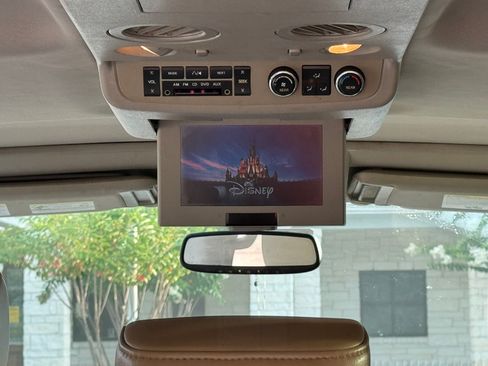 Used 2011 Nissan Armada Platinum image 25