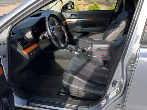 Used 2014 Subaru Outback 2.5i Limited w/ Moonroof Package AWD/4WD image 12