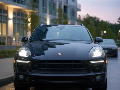 Used 2016 Porsche Macan S image 12