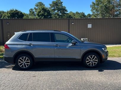 Used 2019 Volkswagen Tiguan SE w/ Panoramic Sunroof Package