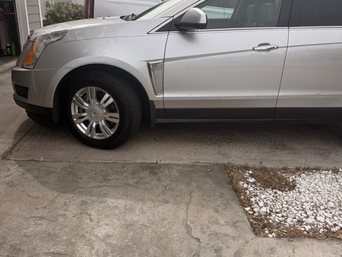 Used 2014 Cadillac SRX Luxury w/ Driver Awareness Package FWD image 8