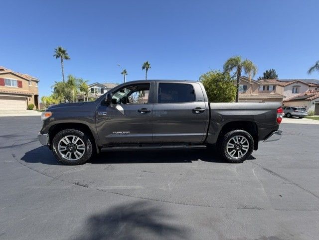 Used 2015 Toyota Tundra SR5 w/ SR5 Upgrade Package RWD image 5