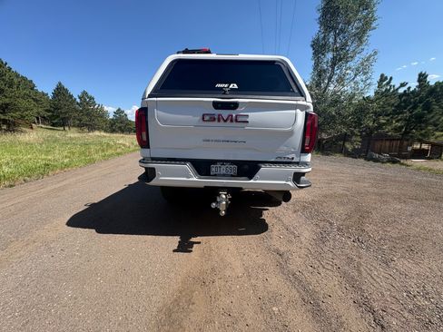 Used 2020 GMC Sierra 2500 AT4 w/ AT4 Premium Package AWD/4WD image 5