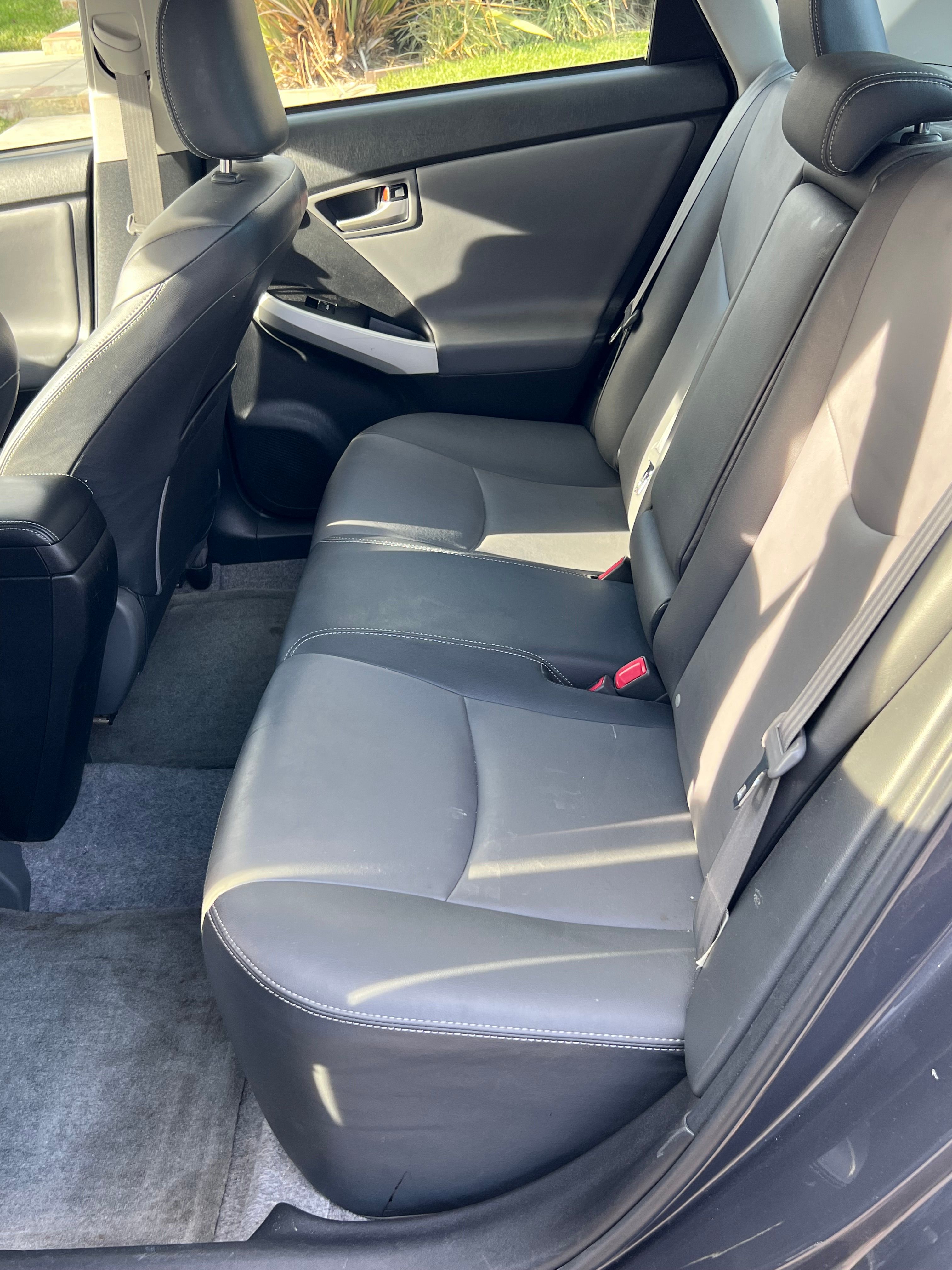Used 2013 Toyota Prius Four w/ Deluxe Solar Roof Pkg FWD image 10