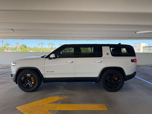 Used 2023 Rivian R1S Adventure AWD/4WD image 13